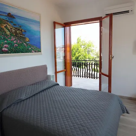 公寓 Tao Naxos *